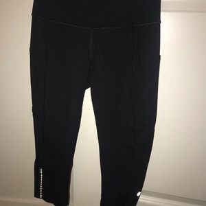 Lululemon black Capri leggings